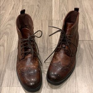 ASTON GREY WINGTIP BOOTS